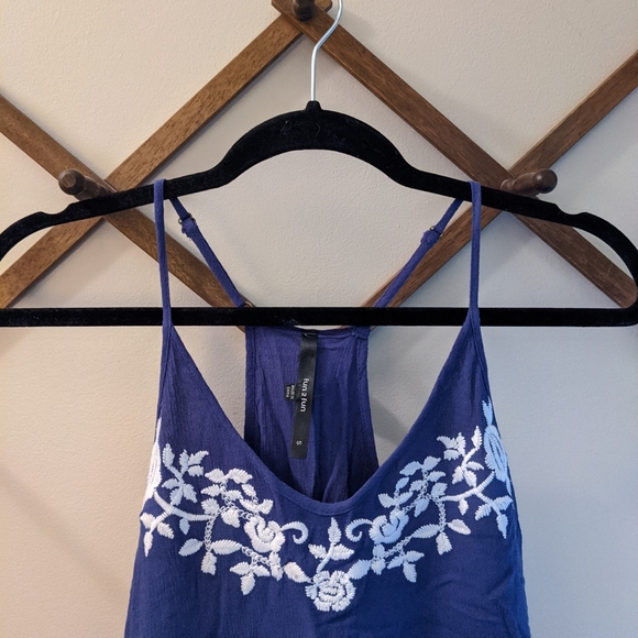 Embroidered Tank Top - Picture 3 of 7